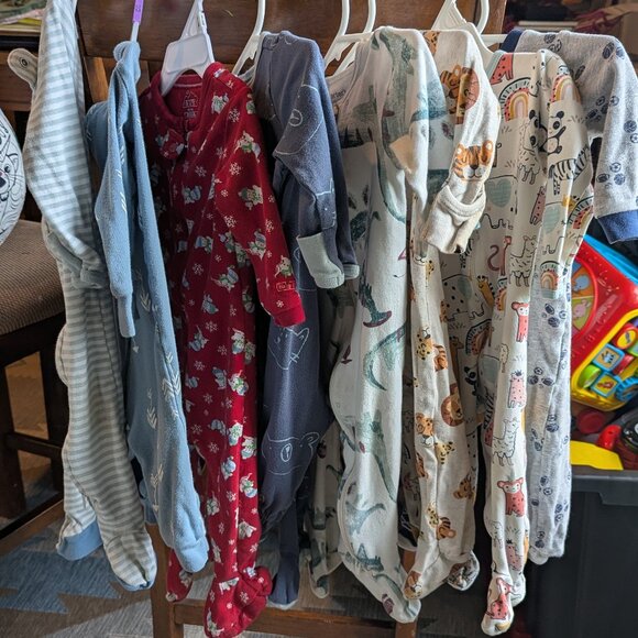 Huge lot of 17 Footie Sleeper Pajamas Boy or Neutral - Picture 5 of 8